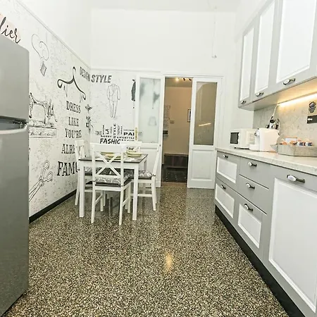 L' Atelier Comodo Al Centro - Parcheggio Privato - Zona Ospedale San Martino Daire Cenova